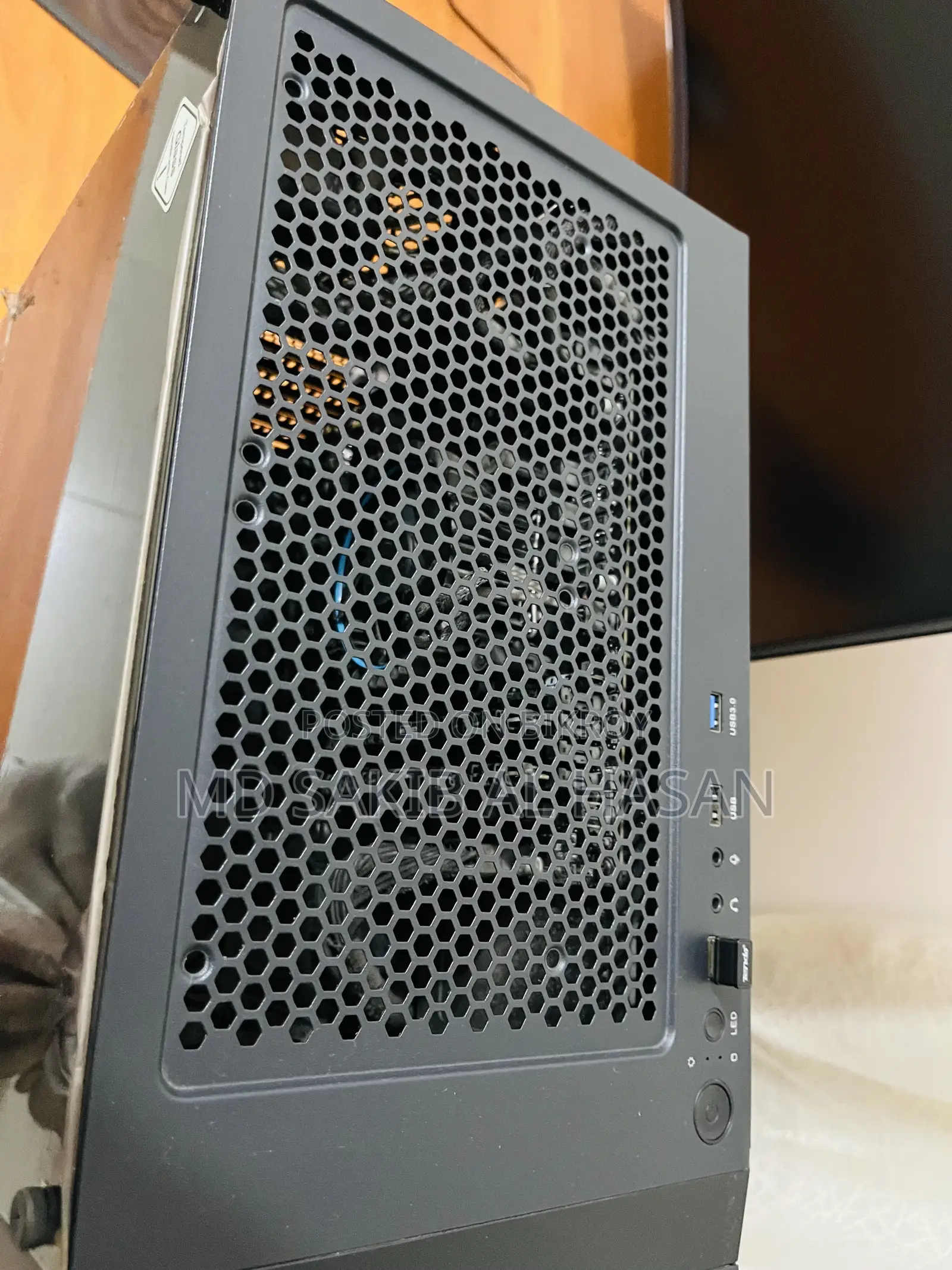 Desktop Computer MSI model 8GB Intel Core i5 SSD 512GB