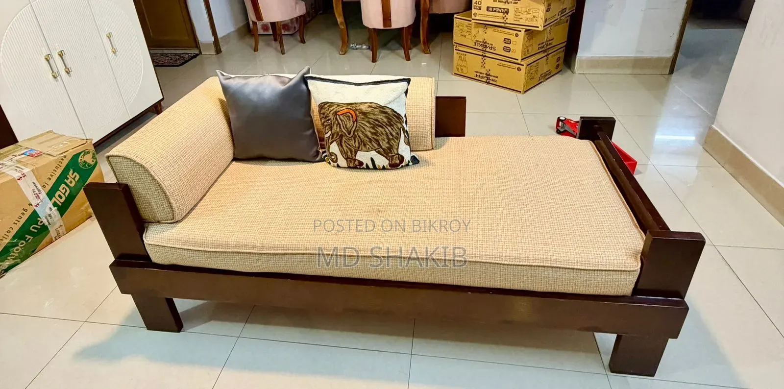 🛋️ Mahogany wood divan / sofa for sale