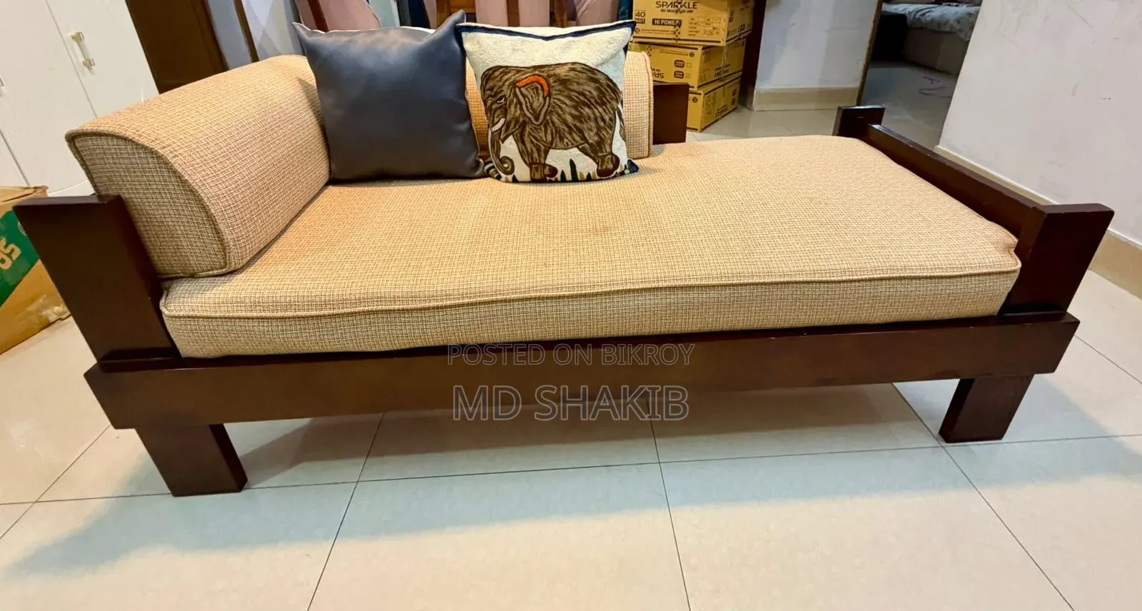 🛋️ Mahogany wood divan / sofa for sale