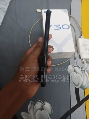 ভিভো ওয়াই৩০ ১২৮ জিবি কালো