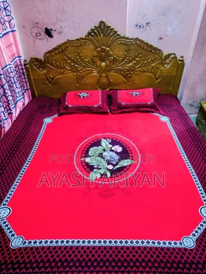 High-quality 6/7 feet bed made of Shilkoroi wood.