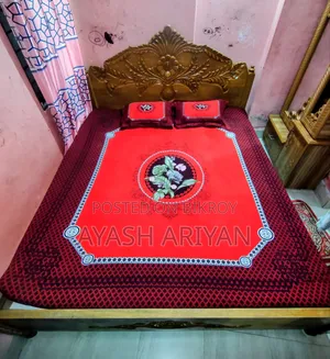 High-quality 6/7 feet bed made of Shilkoroi wood.