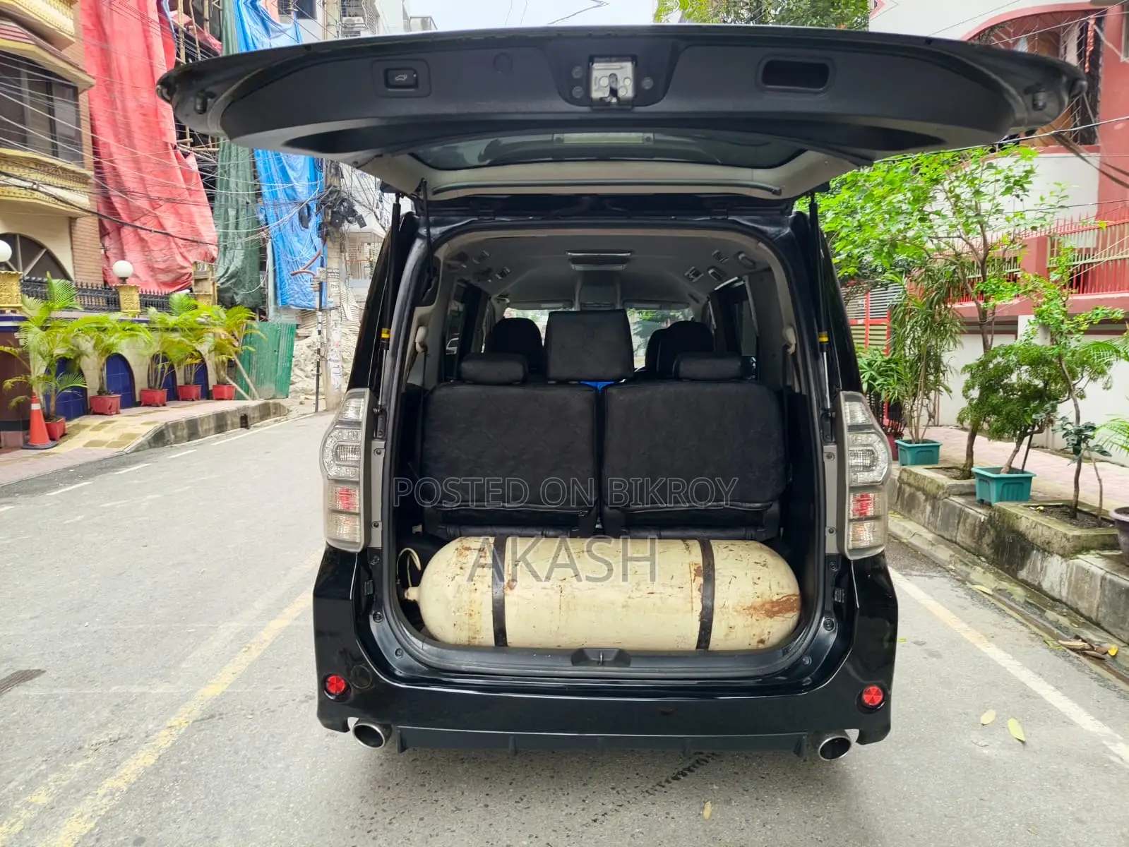 Toyota Noah 2.0 158hp FWD (7 Seater) 2011 Black
