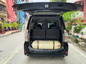 Toyota Noah 2.0 158hp FWD (7 Seater) 2011 Black