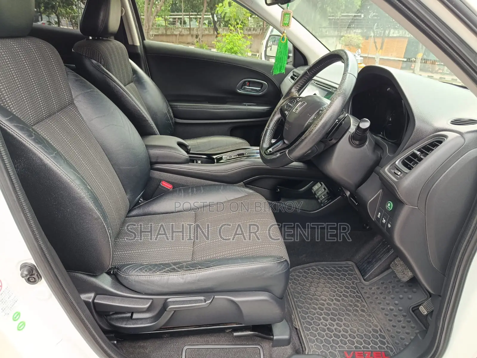 Honda Vezel 1.5 2WD 2014 Pearl