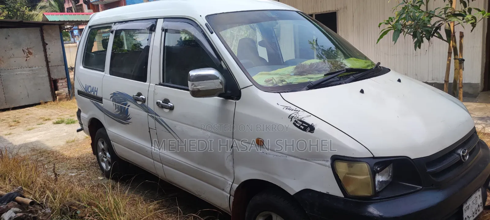 Toyota Noah 2001 White