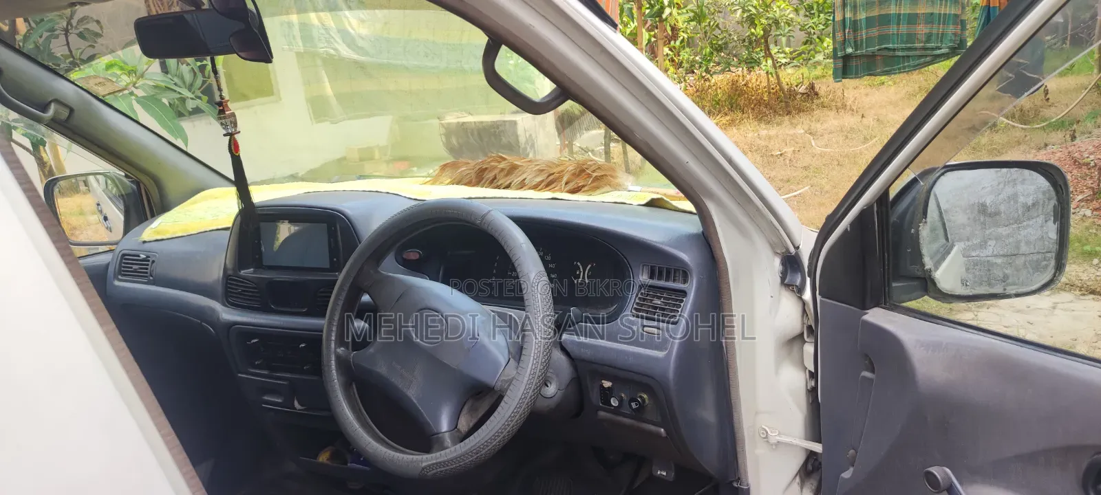 Toyota Noah 2001 White