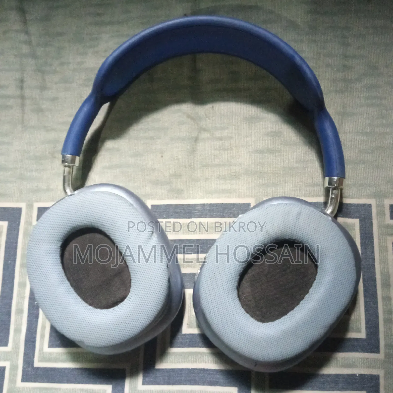 These Are Wireless Over-Ear Headphones in Blue.