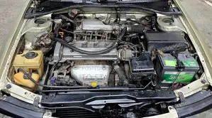 Toyota Carina 1.5 Front Wheel Drive Sedan 1993 Gold