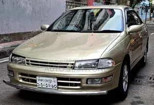 Toyota Carina 1.5 Front Wheel Drive Sedan 1993 Gold
