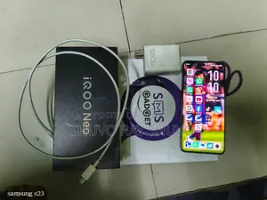 Vivo iQOO Neo10 256 GB Yellow