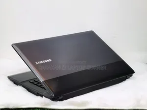 Laptop Samsung RV513 4GB AMD HDD 500GB