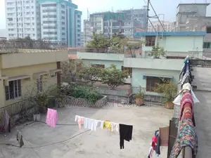 4-bedroom Apartment in Akbar Mohol, Malibag for Sale