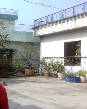 4-bedroom Apartment in Akbar Mohol, Malibag for Sale