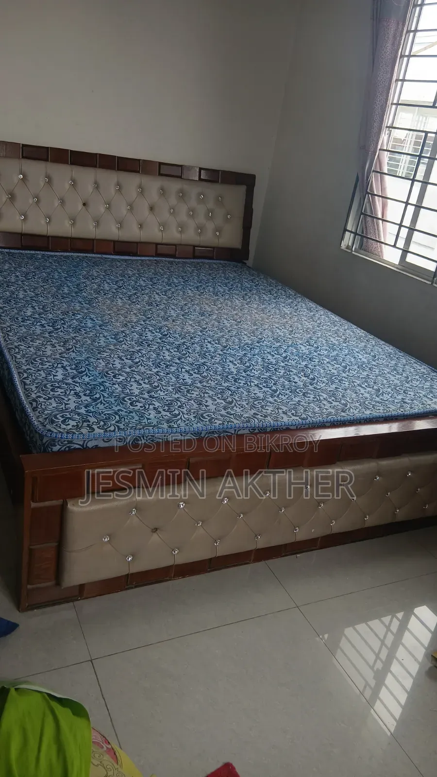 Canadian Oak Wood Bed