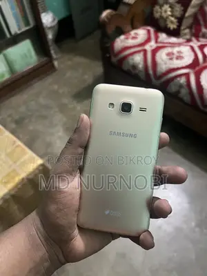 Samsung Galaxy J3 8 GB Gold