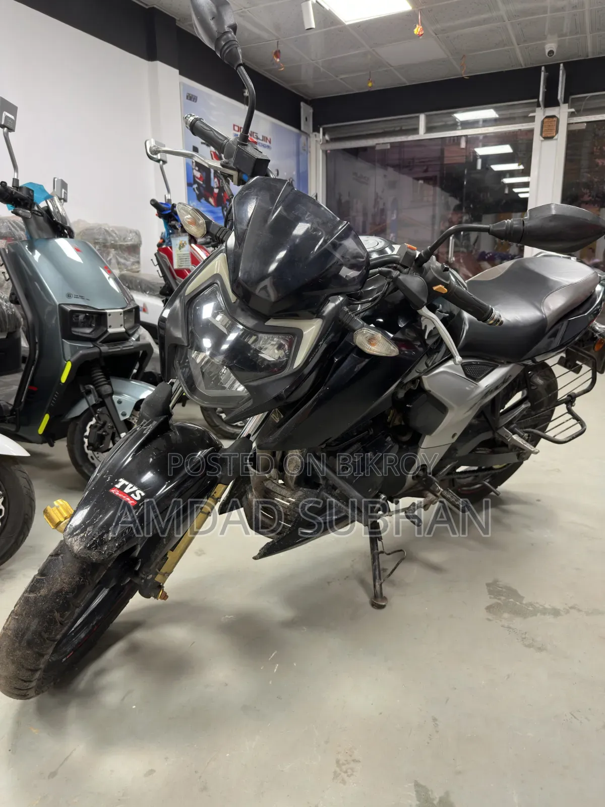 TVS Apache 160 4V 2021 Black
