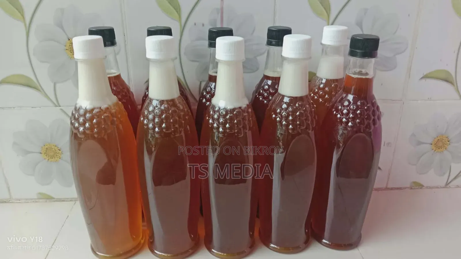 প্রাকৃতিক চাকের মধু