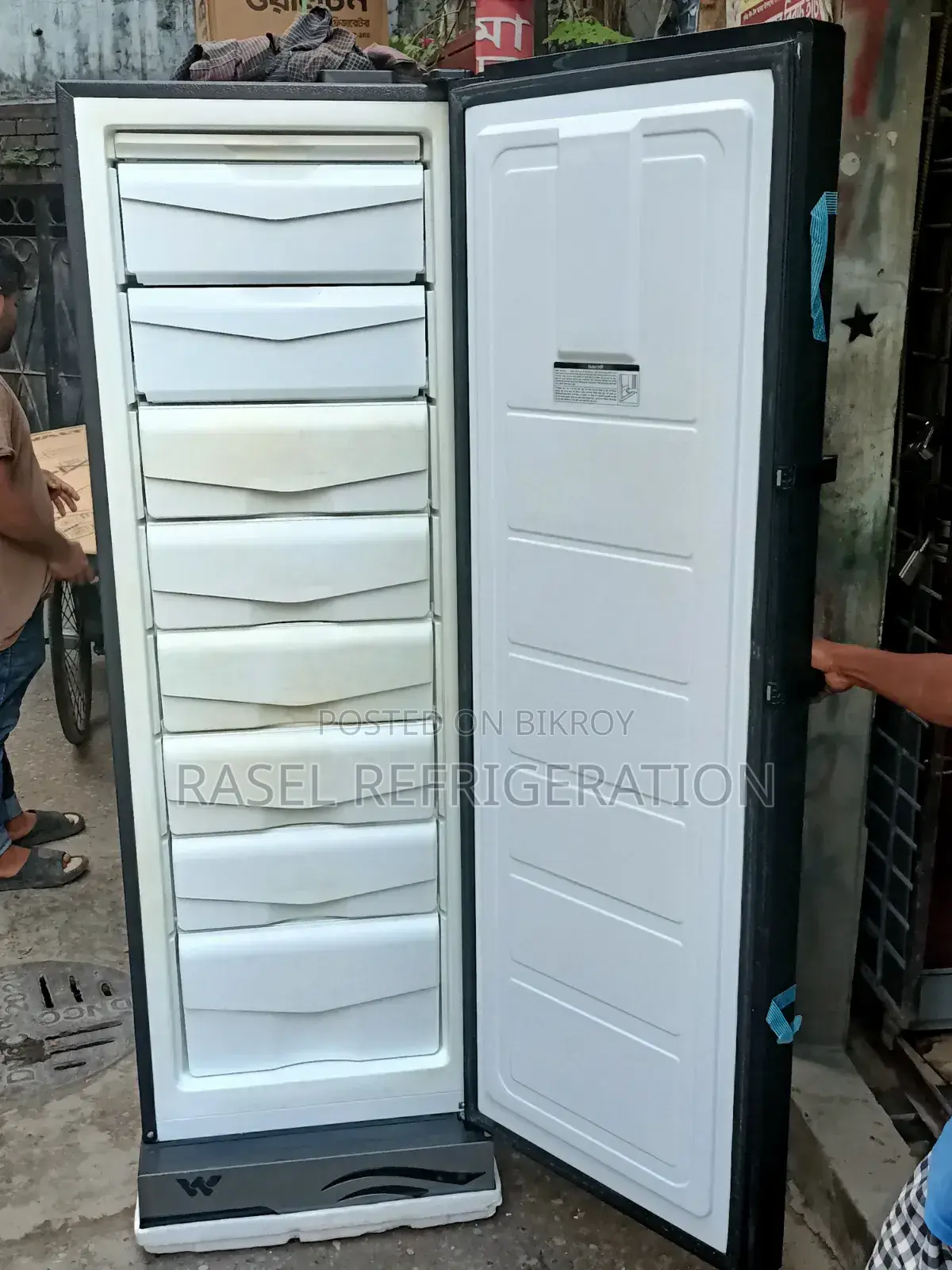 ৪০% ছাড়ে WUE-3B5 মডেলের ৩২৫ লিটার ইনভার্টার ওয়ালটন লম্বা ডিপ ফ্রিজ