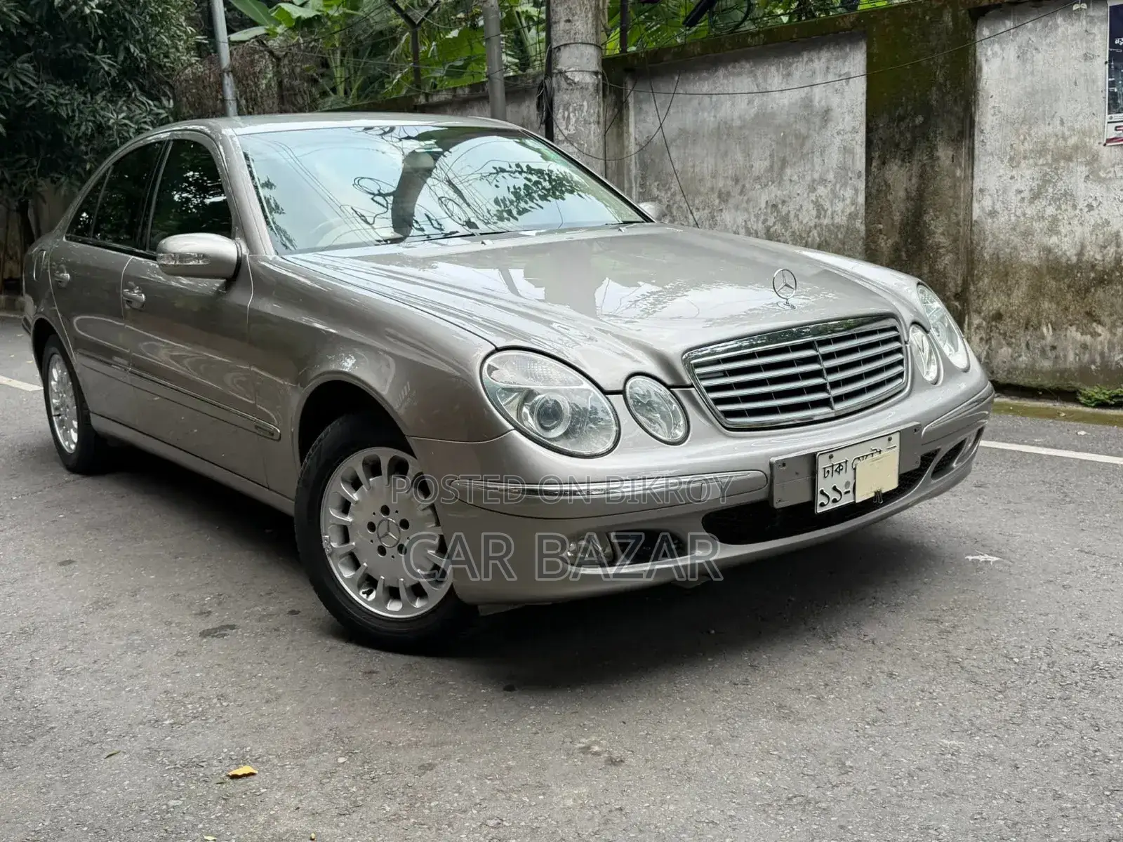 Mercedes-Benz E240 2003 Beige