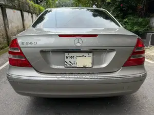 Mercedes-Benz E240 2003 Beige
