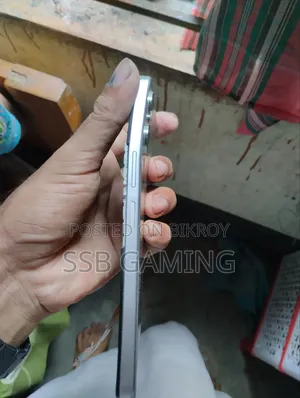 Vivo Y04 64 GB Gold
