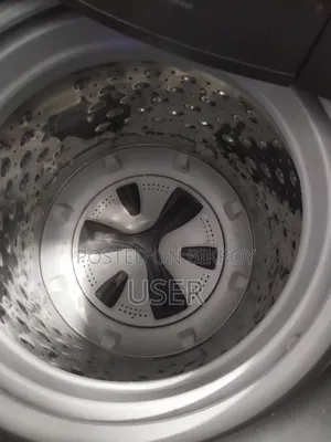 A 7.5 kg Washing Machine in fresh condition