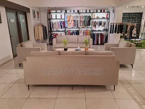 প্রিমিয়াম কোয়ালিটির অফ-হোয়াইট সোফা সেট বিক্রির জন্য (৮-সিটার)