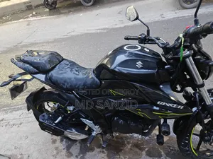 New Suzuki 2025 Black