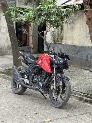 TVS Apache 160 4V 2021 Red