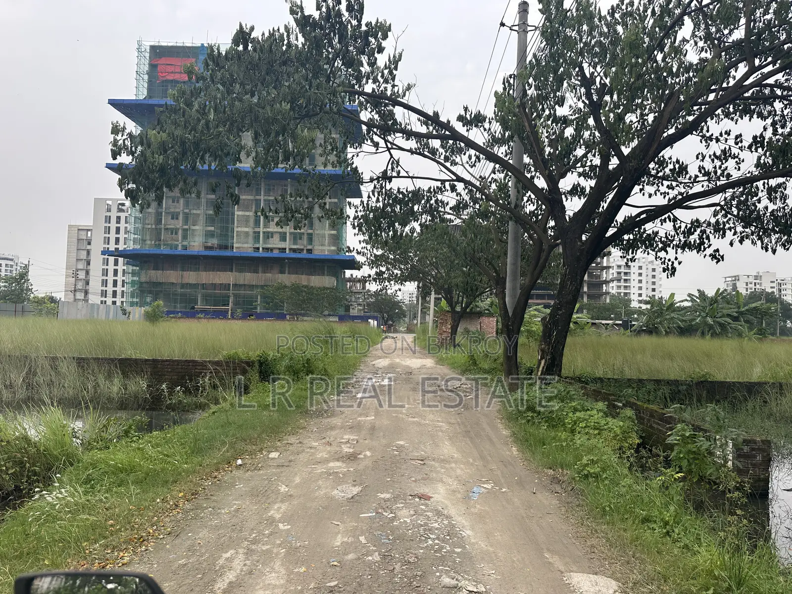 Block-M, 5-Katha, Near 200' Road, Bashundhara R/A