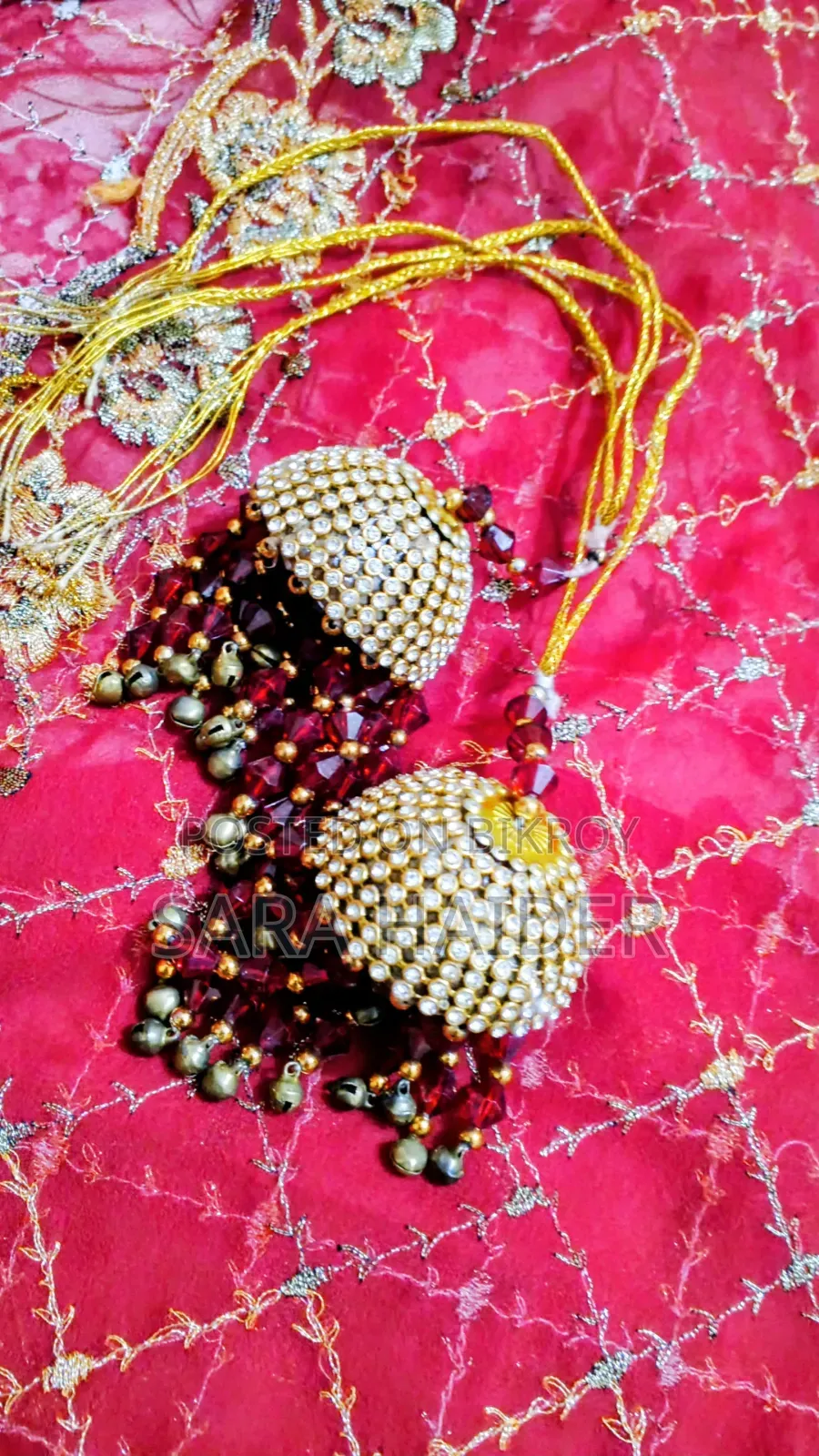 বিয়ের জুয়েলারি বিক্রি হবে।