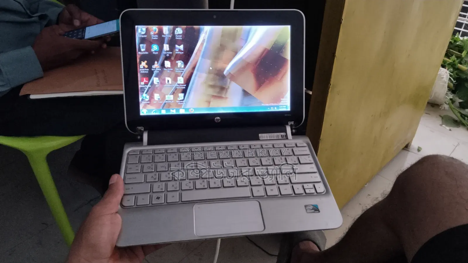 Laptop HP 2GB Intel Atom HDD 250GB
