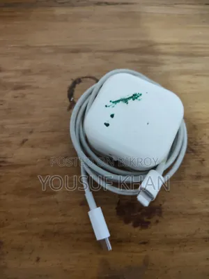 Apple Charger W