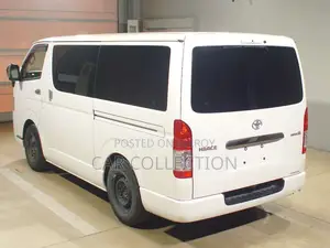 Toyota HiAce 2022 Pearl