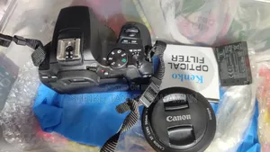 ক্যানন ইওএস ২৫০ডি ৫০মিমি লেন্স সহ