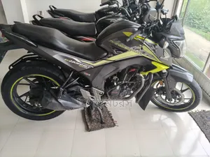 Honda Hornet 2019 Purple