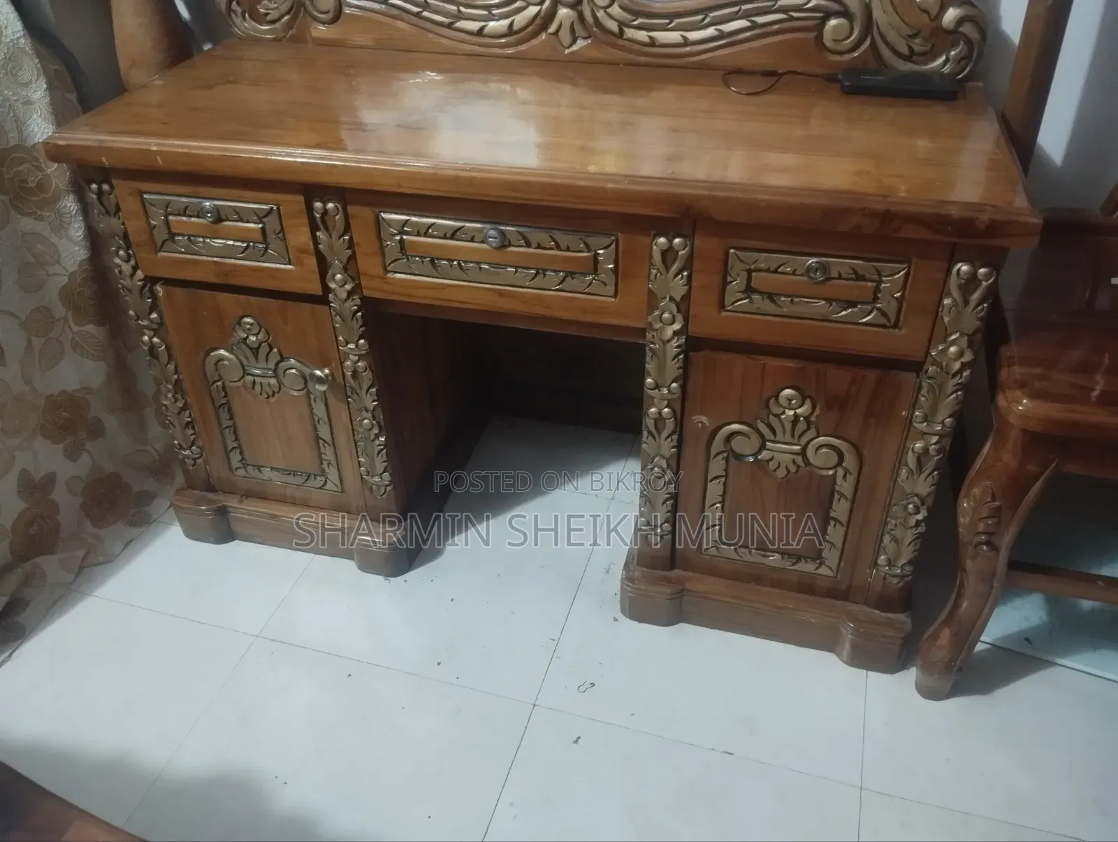 Teak wood dressing table