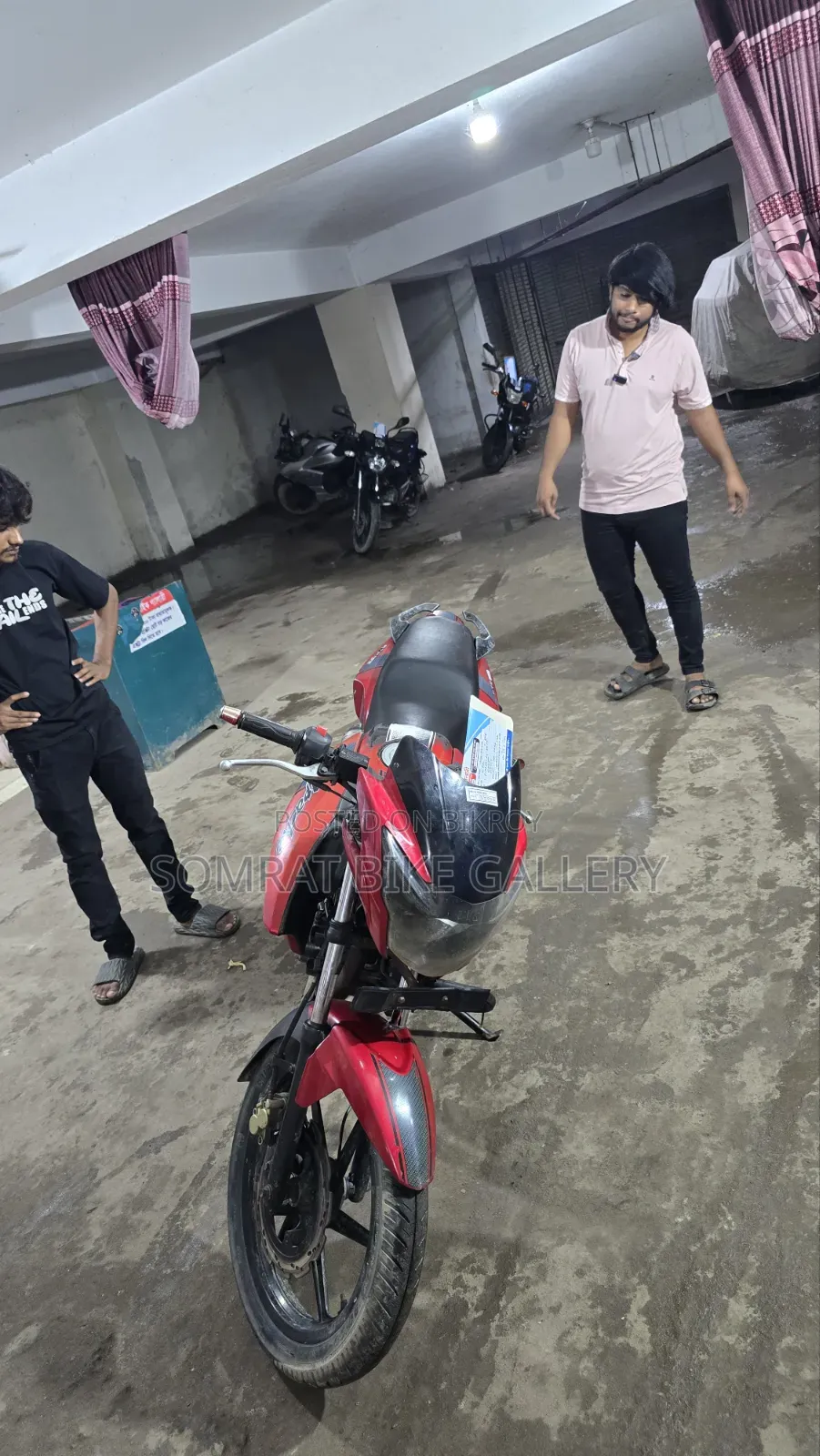টিভিএস অ্যাপাচি আরটিআর ১৬০ ২ভি ২০১৭ লাল