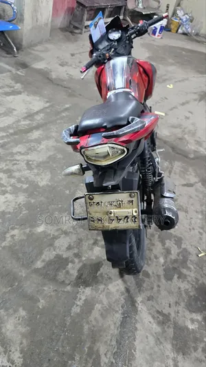 টিভিএস অ্যাপাচি আরটিআর ১৬০ ২ভি ২০১৭ লাল