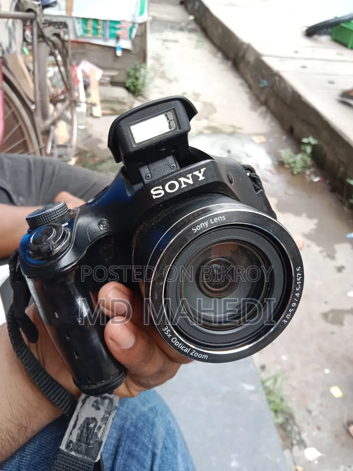 DSLR Camera