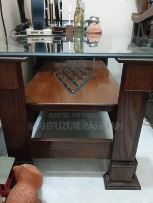 সেন্টার টেবিল