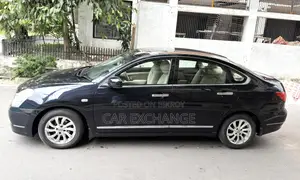 নিসান ব্লুবার্ড ২০১১ কালো