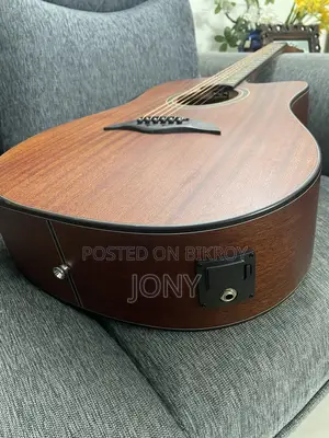 Guitar With Fresh Condition and Good Performance