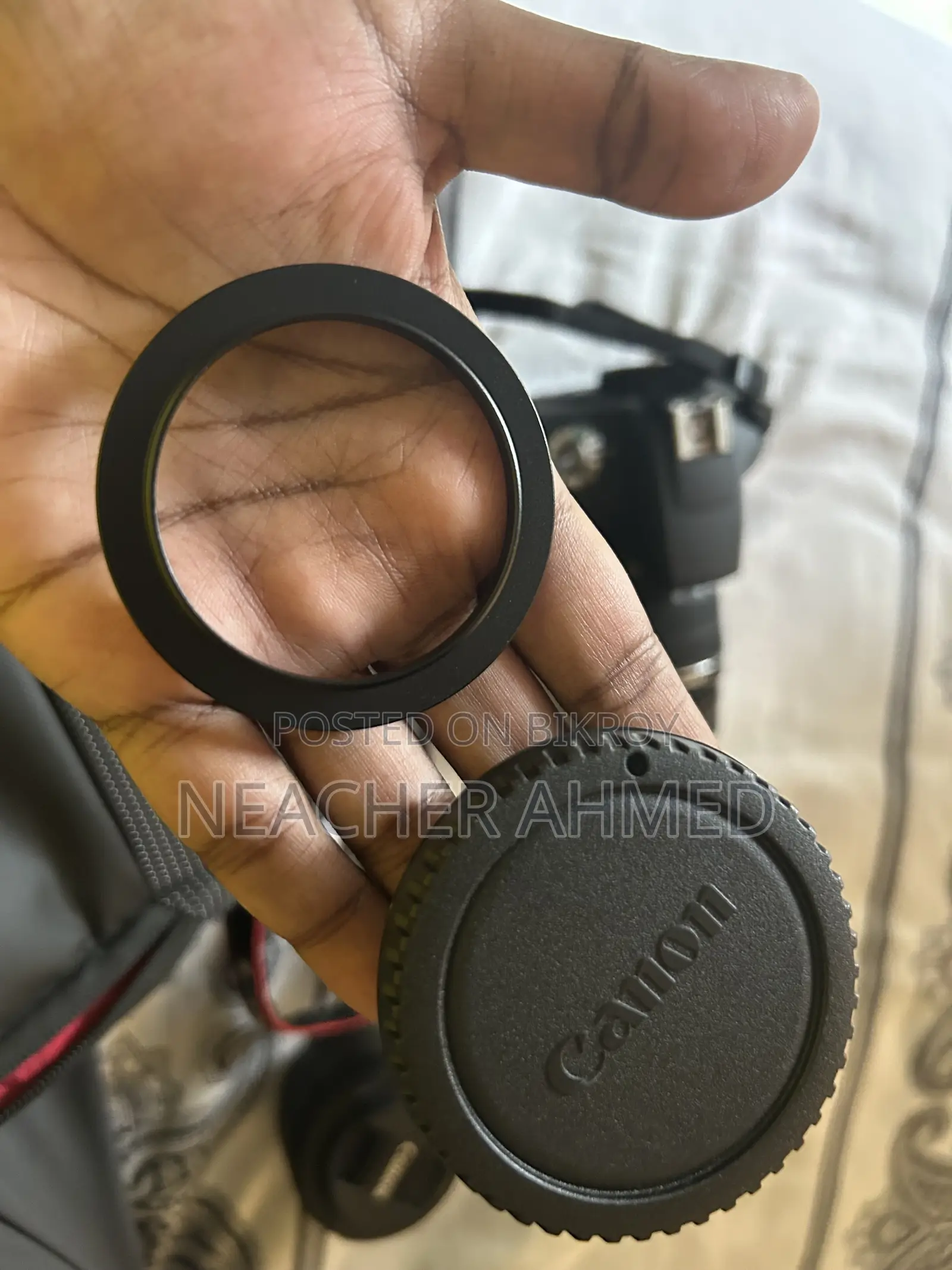 ছয়মাস আগের Canon 2000d DSLR ক্যামেরা বিক্রয় হবে