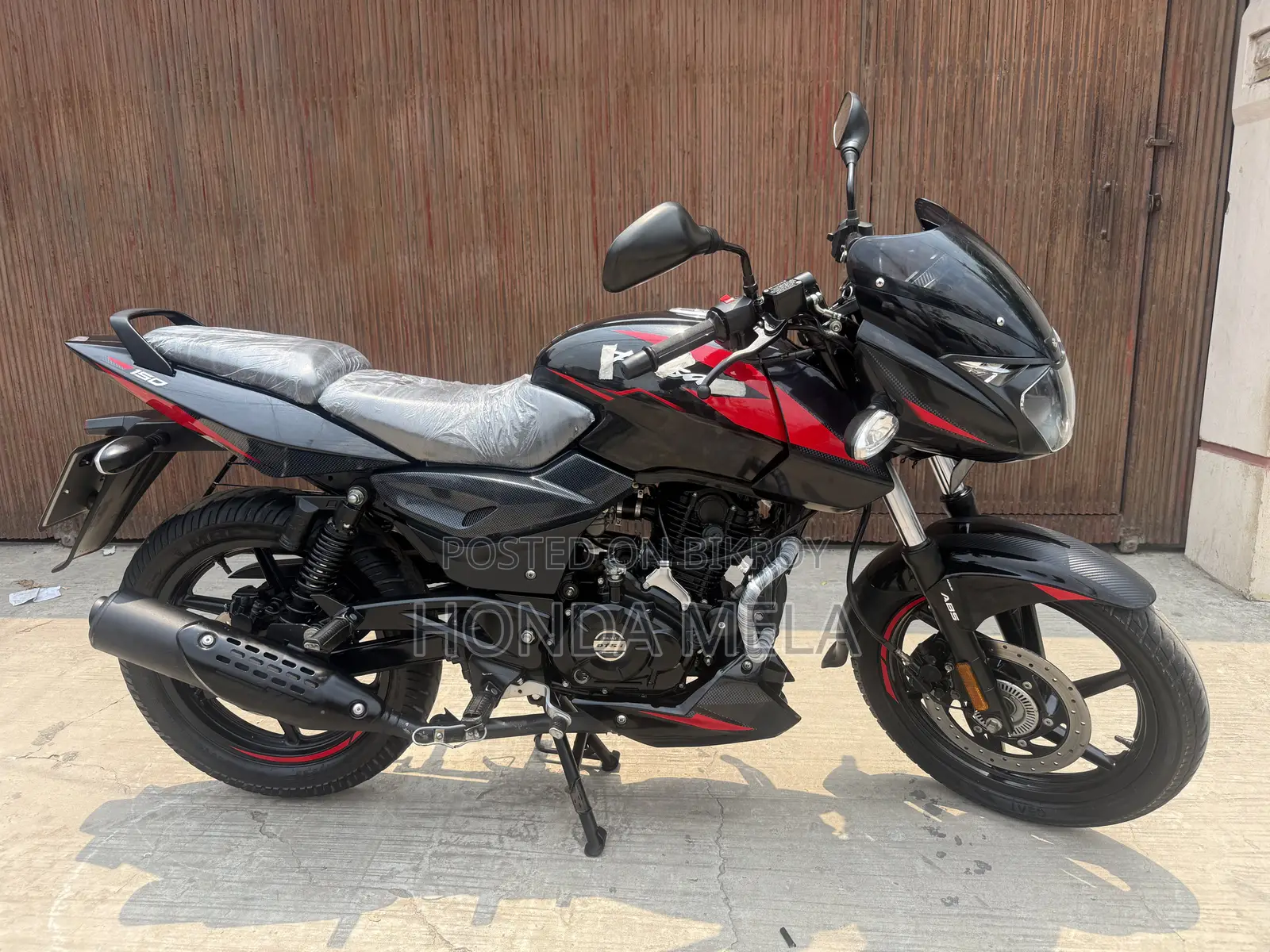 Bajaj Pulsar 150 2023 Black