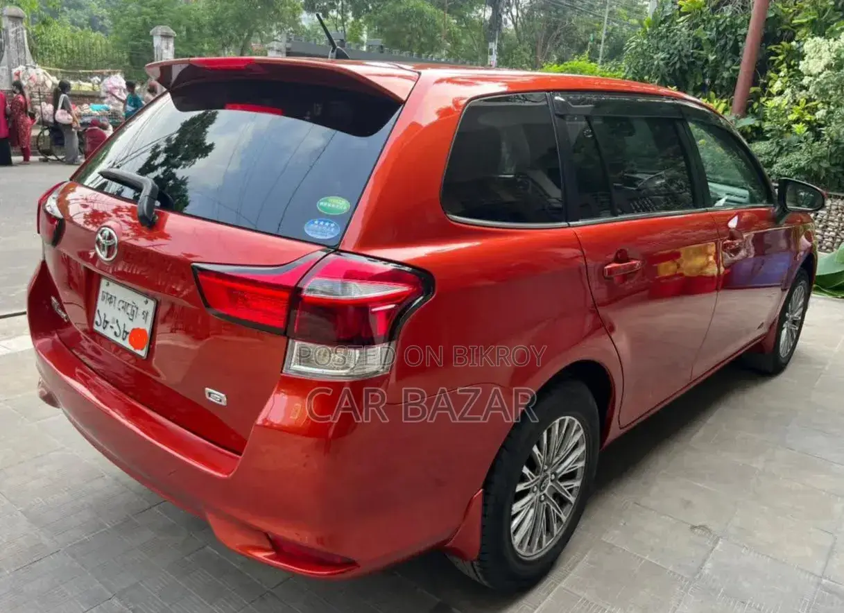 Toyota Corolla Fielder 2018 Orange