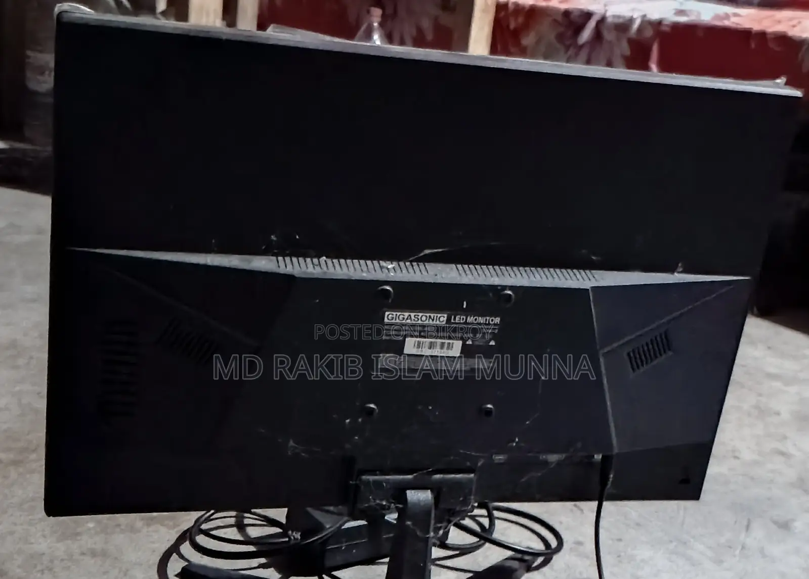 19-inch Monitor