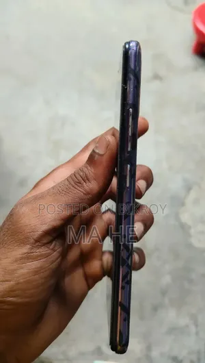 Vivo Y19 128 GB Blue