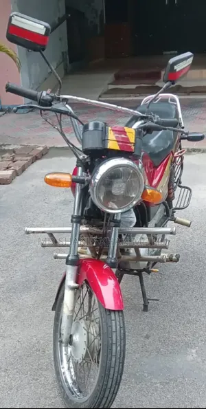 Suzuki Samurai 150 2015 Red